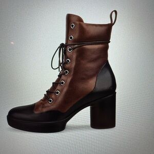 Ecco Women's Two-Tone Lace-Up Boots